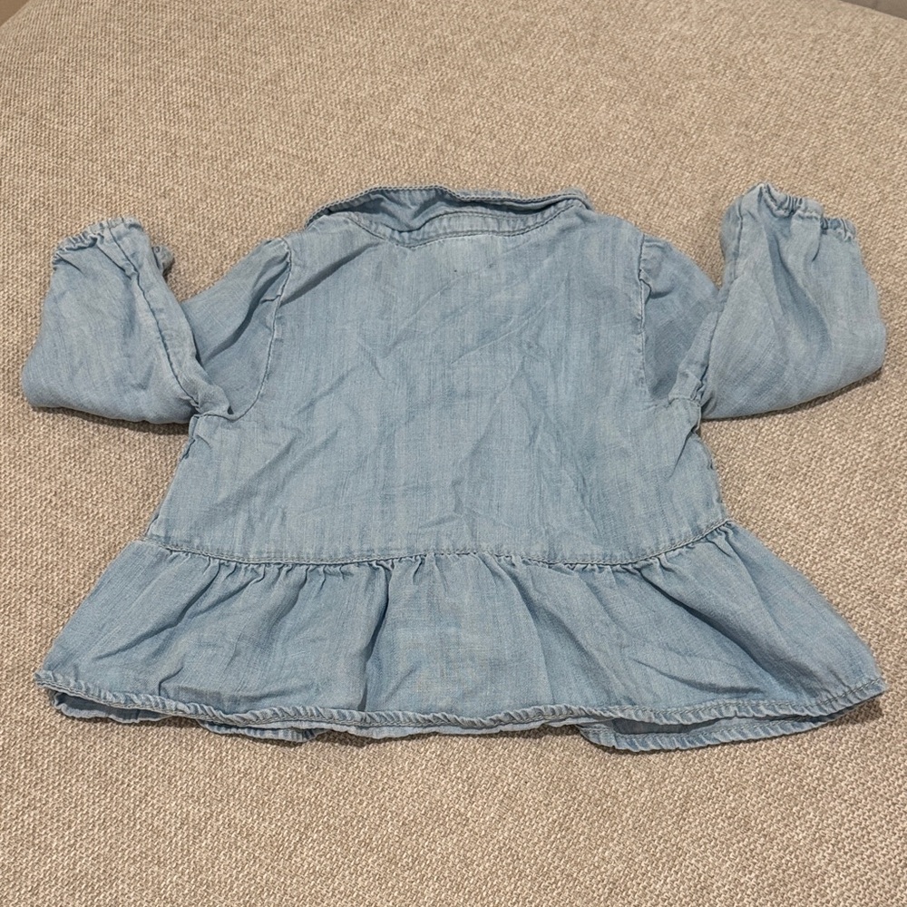 GAP Light Blue Kids Chambray Top - Picture 3 of 3